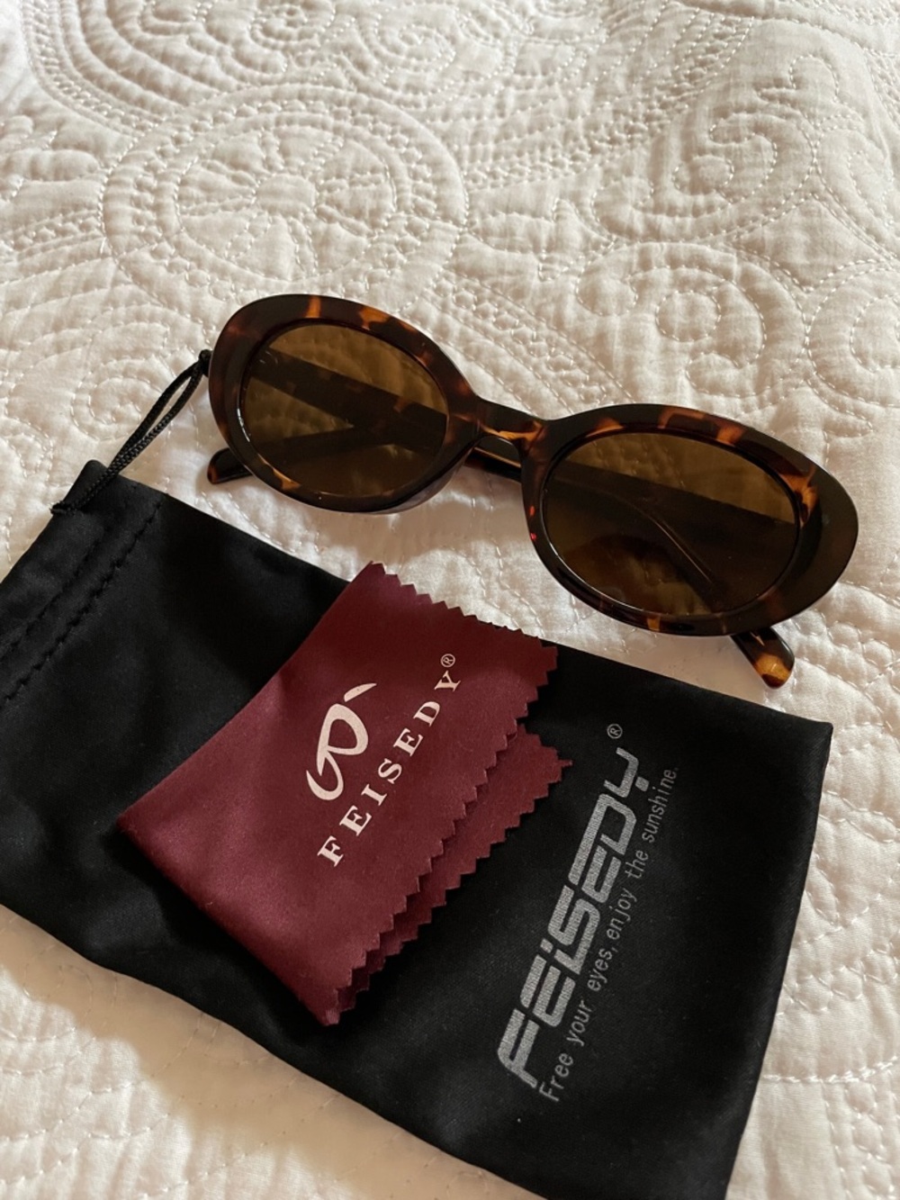 Women’s Oval Cat Eye Tortoise Shell 90’s Sunglasses